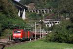 185 119 + 185 131 mit Güterzug am 17.10.2014 bei Biaschina.