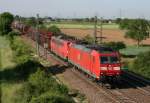 185 096 mit Gterzug Richtung Freiburg (Brsg) am 13.05.2011 zwischen Auggen und Mllheim (Baden)