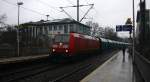 185 044-5 DB kommt durch Aachen-Schanz mit einem Kurzen Coilzug aus Kinkempois(B) nach Köln-Gremberg und kommt aus Richtung Aachen-West und fährt in Richtung Aachen-Hbf,Köln.