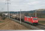 Kurz vor der Durchfahrt des Bahnhofes in Neustadt an der Aisch ist hier am 12.