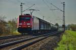 185 390-2 ist am 15.04.15 mit eien kurzen Güterzug in Richtung Norden unterwegs gesehen bei Thüngersheim.