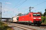 185 165-8 fuhr am 14.06.2014 mit einem kurzen gemischten Güterzug durch Müllheim (Baden) gen Süden.