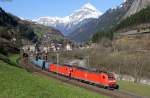 185 119-5 und 185 139-4 mit einem Containerzug bei Gurtnellen 9.4.15