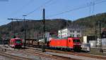 185 174-0 mit dem EZ 44616 (Zürich Limatthal-Kornwestheim Rbf) und 650 302 in Horb 14.4.15.