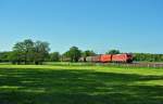 185 366-2 fuhr am 15.05.2015 mit einem Güterzug durch Langwedel.