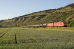 185 147 + 185 198 mit einem Kesselzug am Abend des 15. Mai 2015 bei Thüngersheim.