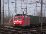 185 027 am 9.2.07 im Wormser Gterbahnhof bei einem kurzen Verkehrshalt.