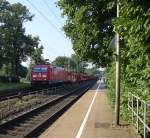 185 265-6 DB kommt als Umleiter aus Richtung Aachen-West mit einem  langen  Mercedes-Autoeerzug aus  Zeebrugge-Ramskapelle(B) nach Kornwestheim(D)  und fährt durch Kohlscheid und fährt in