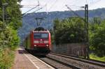 185 144-3 kommt mit einer Schwesterlok als LZ durch Namedy. Aufnahme vom 22/08/2015.