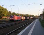 185 403-3 mit gemischtem Güterzug in Fahrtrichtung Süden. Aufgenommen am 23.07.2014 in Eystrup.