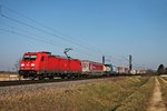 185 223-5 am 07.02.2015 bei Hügelheim mit einem Containerzug und fuhr in Richtung Schweizer Grenze.