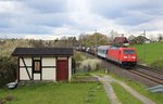 185 264-9 mit einem Militärzug (ceske drahy Begleiterwagen) zu sehen am 24.04.16 in Jößnitz.