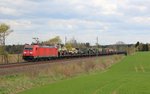 185 308 zu sehen mit einem Militärzug am 29.04.16 an der Schöpsdrehe bei Plauen/V.