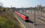 Am 09.04.16 führte 185 214 einen Lokzug, bestehend aus 152 004, 185 300, 185 194, 152 164, 152 147 und 185 170, am 09.04.16 durch Leipzig-Connewitz Richtung Engelsdorf.