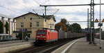 185 002-3 DB kommt als umleiter aus Richtung Aachen-West,Laurensberg,Richterich,Kohlschid durch Herzogenrath mit einem Volvo-Containerzug aus Gent(B) nach Almhult(S) und fährt in Richtung