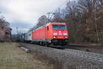 185 367-0 passiert am 15.12.16 mit einen Aufliegerzug der in Richtung Süden unterwegs ist,gesehen bei Vollmerz.