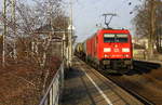 185 355-5 DB kommt als Umleiter die Kohlscheider-Rampe hoch mit einem Ölleerzug aus Basel-SBB(CH) nach Antwerpen-Petrol(B) und fährt durch Kohlscheid in Richtung