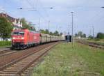 An dem 14.08.07 kam die 185 166-6 mit einem Gterzug durch Angersdorf gefahren.