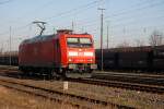 185 066 hat einen Leerzug nach Moers gebracht und setzt um. 15.02.2008