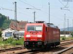 185 260-7 steht defekt in Hausach, bei ihr sprang dauernd der Hauptschalter heraus. Als sie einem Militrzug in Immendingen abholen sollte 24.5.09