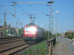 Hier ist die 185-093 auf dem Weg von Frankfurt nach Mannheim Rbf, hier bei der Durchfahrt von Gernersheim.