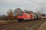 185 240-9 Railion Logistics am 22.11.2009 kurz vor berquerung des Mittellandkanals bei Peine