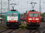 Cobra 186 209 und 185 016-3 rangieren am 26.08.2010 in Aachen West.