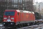 DB 185 354 am 4.12.10 bei der Durchfahrt durch Dsseldorf-Rath