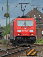 185 220-1 rangiert am 13.07.2012 in Aachen West.