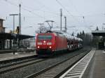 185 079 durchfhrt am 20.Februar 2013, mit einem Autozug, den Bahnhof Gunzenhausen Richtung Ansbach.