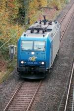 185-CL 005 kommt wohl von Mannheim und ist am spten Nachmittag kurz vor Neckarburken ohne Waggons unterwegs Richtung Osterburken/Wrzburg. Oktober 2006