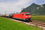 Die 185 395-1 der DB vor einem Kesselwagenzug bei Niederaudorf in Richtung Kufstein am 20.08.16