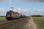 185 599-8 der HSL mit Kesselwagen bei Lengede am 10.03.2017