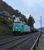 185 576-6 mit Kesselwagen gen Oberwesel fahrend am Samstag den 23.12.2017