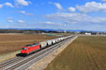 185 631 mit einem Getreidezug am 21.03.2018 bei Straubing.