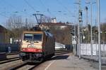 185 597-2 der HSL als Lz bei der Durchfahrt durch den Bahnhof Vilshofen.