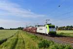 185 581 mit einem Autozug am 24.05.2018 bei Rohrsen.