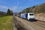 185 662 mit einem Güterzug am 13.03.2017 bei Wernstein am Inn.