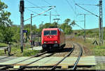 185 605-3 der RheinCargo GmbH & Co. KG als Tfzf durchfährt den Hp Zscherben auf der Bahnstrecke Halle–Hann. Münden (KBS 590) Richtung Halle (Saale).
Aufgenommen am Ende des Bahnsteigs 1.
[1.6.2020 | 13:59 Uhr]