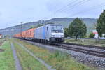 185 694 mit einem Containerzug in Thüngersheim gen Würzburg 5.10.2021