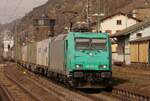 185 614 bei der Durchfahrt in Kaub am 12.03.2022