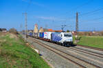 185 662 Lokomotion mit einem Paneuropa KLV-Zug bei Herrnberchtheim Richtung Ansbach, 31.03.2021