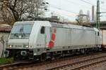 185 572-5 akiem in Hamburg Harburg, April 2026.