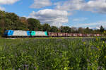 Doppel ATLU 185 515 blau und 185 617 gr�n mit Wagen am 9.10.26 bei Eglharting.