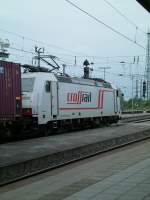 BR 185 Crossrail,hlt hier in Karlsruhe um den TGV nach Paris den Vortritt zu geben.10.05.09