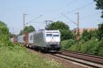 185 538-6 mit Containerzug in Limmer am 02.06.09