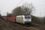 185 538 zog am 24.03.2010 einen leeren Autozug durch Ahlten