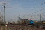 185 527-9 der Angel Trains Cargo NV (ATC) (Fahrzeugnutzer	BLS Cargo AG) mit einem Gterzug am 7. April 2010 in Koblenz-Ltzel.
