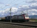 185 593 mit einem GZ kurz nach Renchen auf der NBS Rastatt-Offenburg. 
April 2010