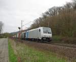 185 678-0 mit 185 544-4 und Containerzug in Fahrtrichtung Sden zwischen Friedland(HAN) und Eichenberg.